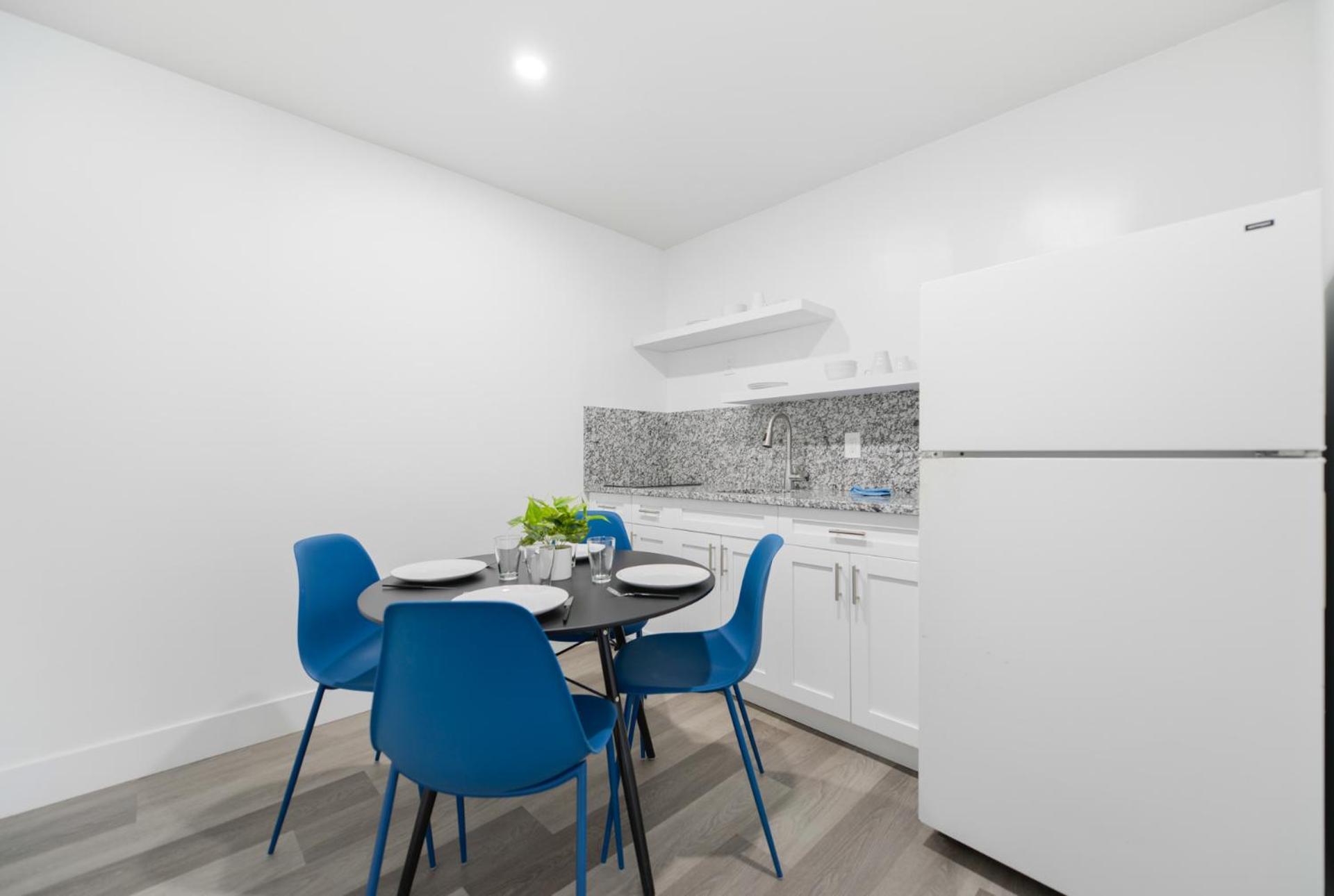 Radiant Unit With Parking And Pool - M26 Leilighet Hollywood Eksteriør bilde