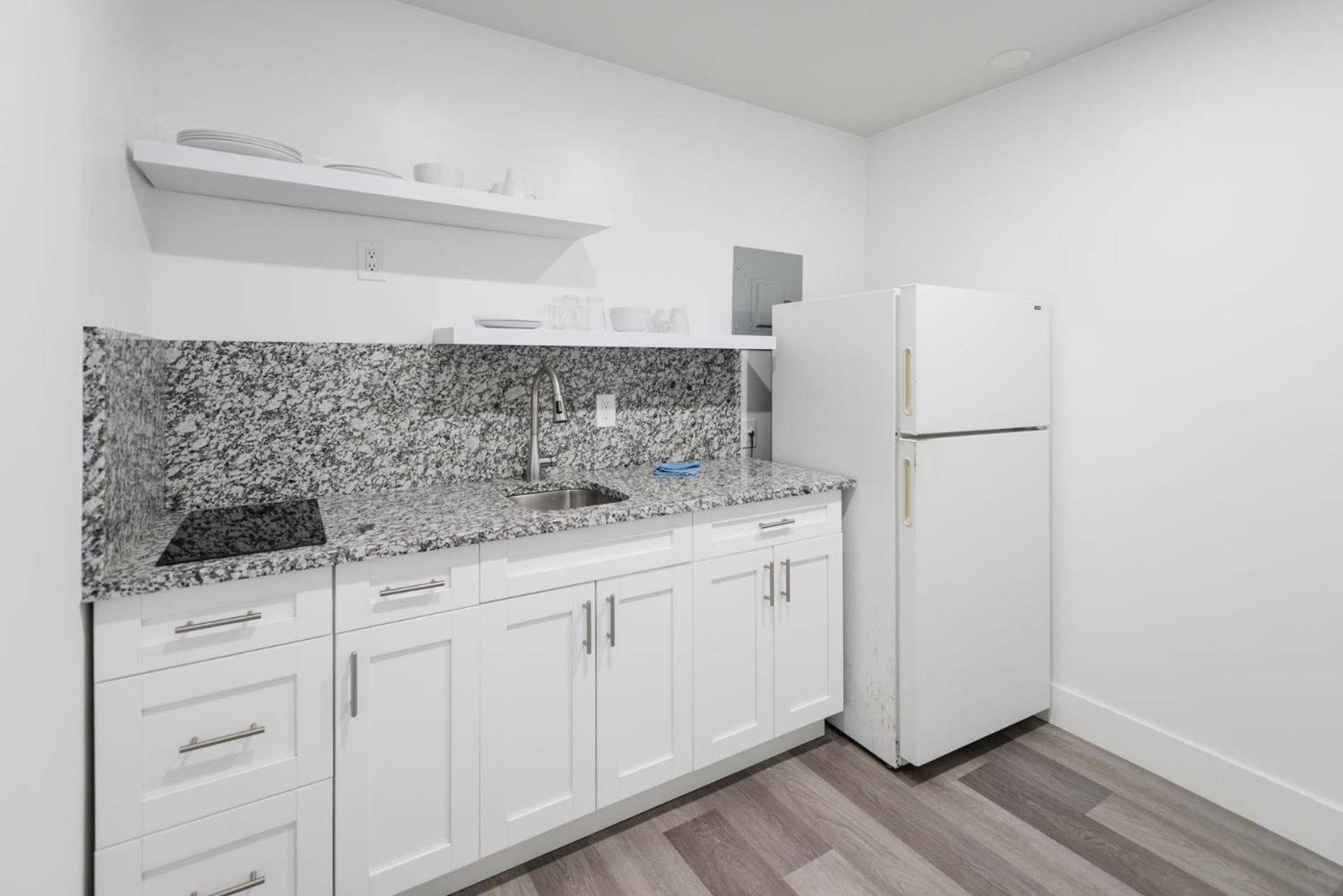 Radiant Unit With Parking And Pool - M26 Leilighet Hollywood Eksteriør bilde