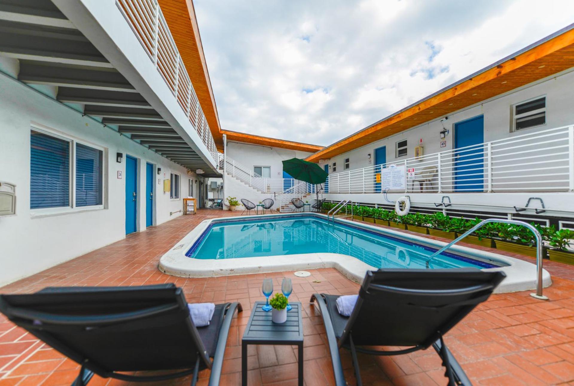 Radiant Unit With Parking And Pool - M26 Leilighet Hollywood Eksteriør bilde